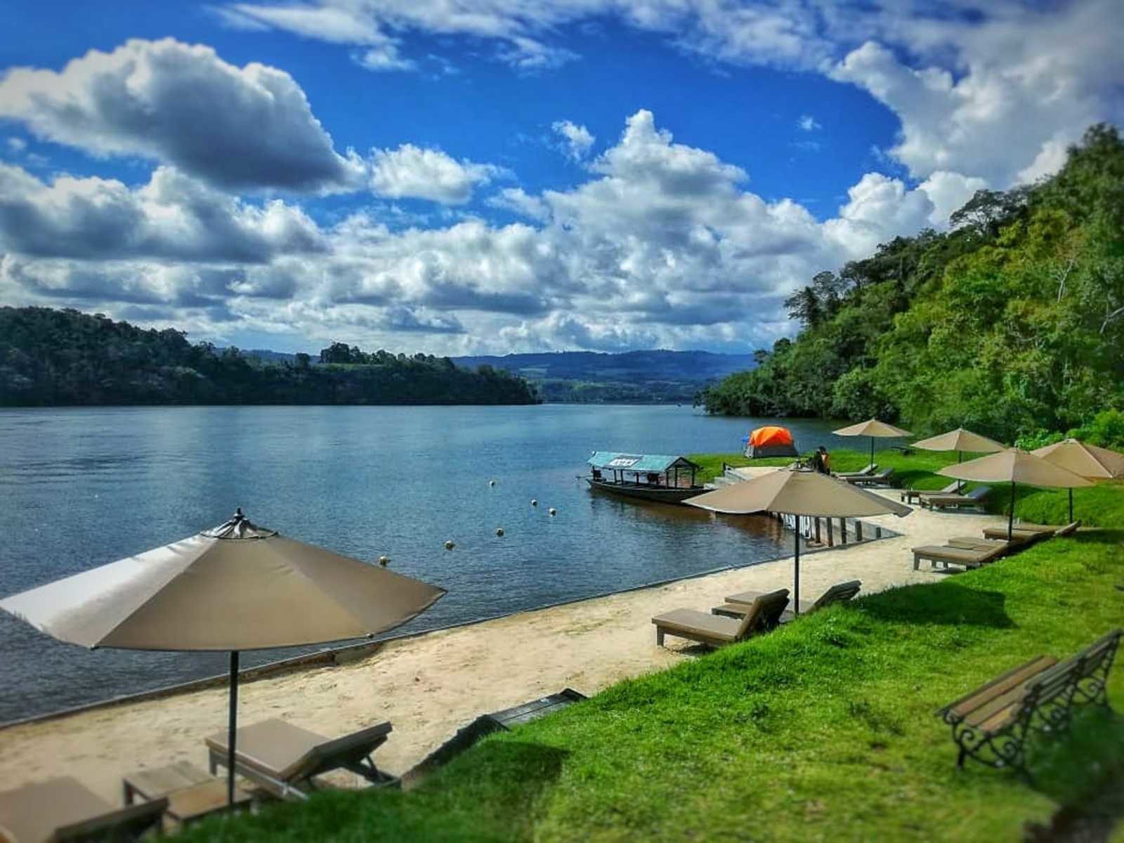 laguna azul tarapoto hermosa