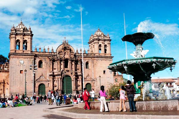 plaza de armas cusco-lugares turisticos